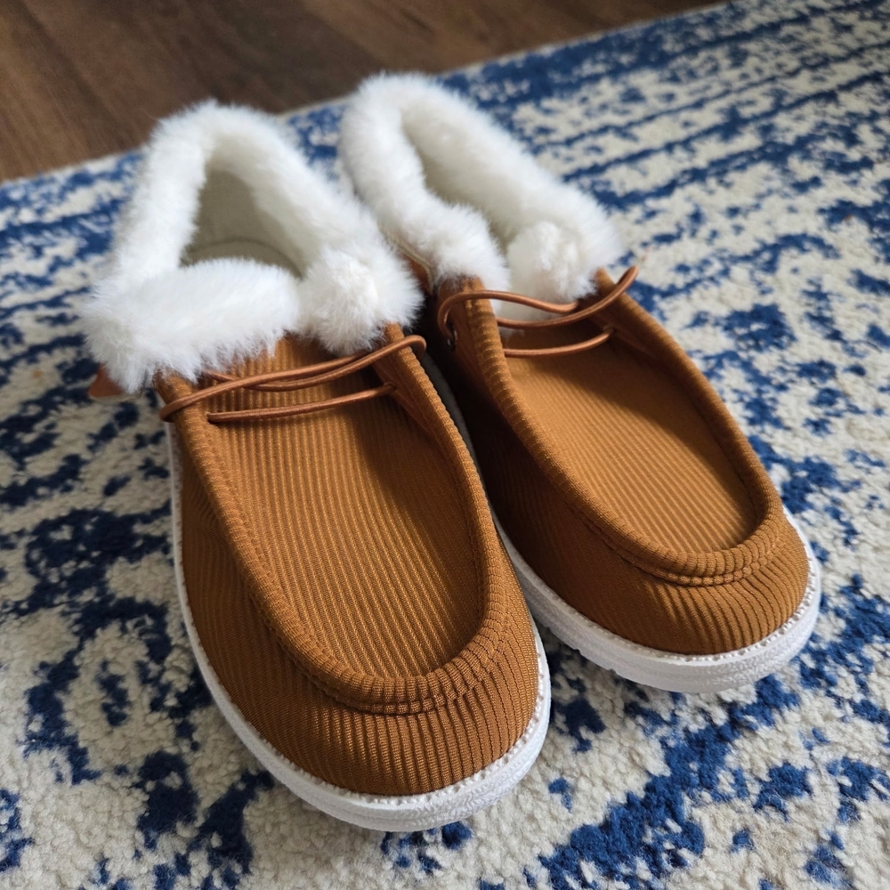 Cozy Brown Womens Shoes with White Lining